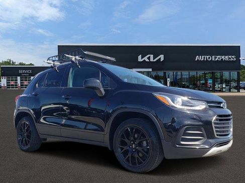 Used 2021 Chevrolet Trax LT w/ Midnight Edition AWD/4WD image 1