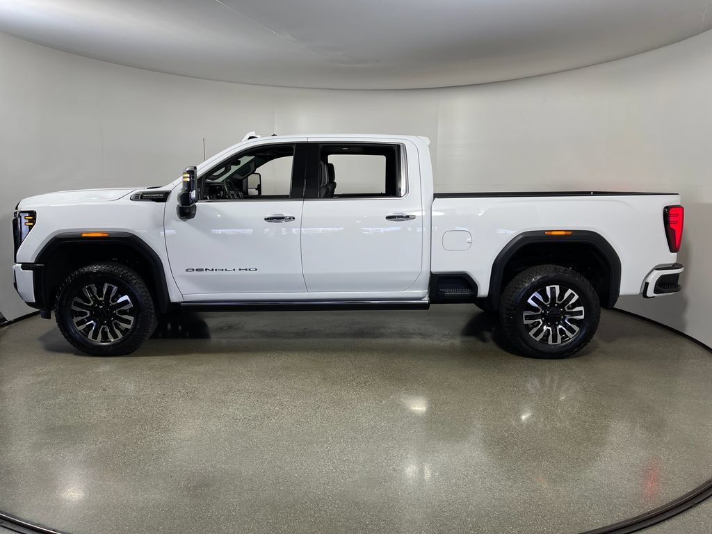 Used 2025 GMC Sierra 2500 Denali Ultimate w/ Max Trailering Package AWD/4WD image 6