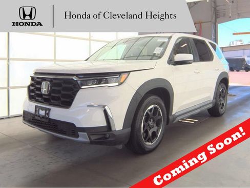 Used 2025 Honda Pilot EX-L image 1