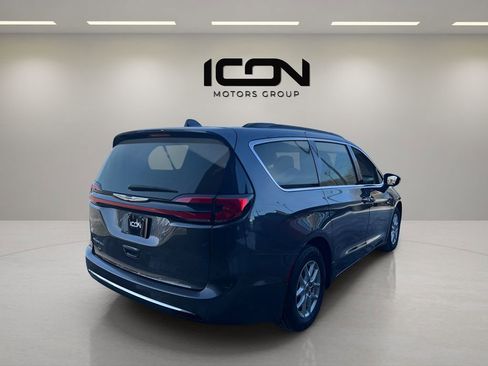 Used 2022 Chrysler Pacifica Touring-L FWD image 6