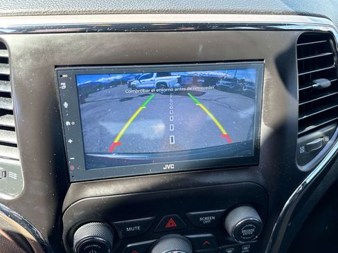 Used 2018 Jeep Grand Cherokee Altitude AWD/4WD image 22