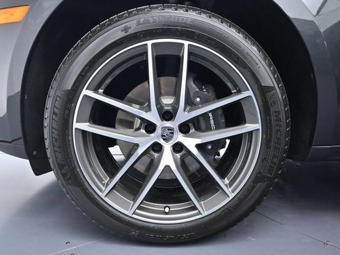 Certified 2026 Porsche Macan AWD/4WD image 26