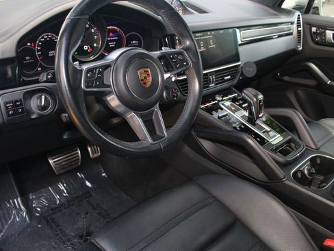 Used 2021 Porsche Cayenne GTS AWD/4WD image 14