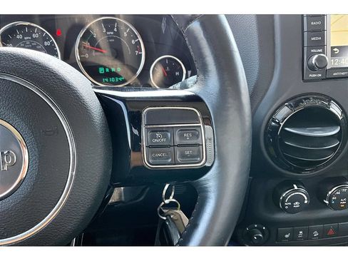 Used 2015 Jeep Wrangler Unlimited Sahara AWD/4WD image 12