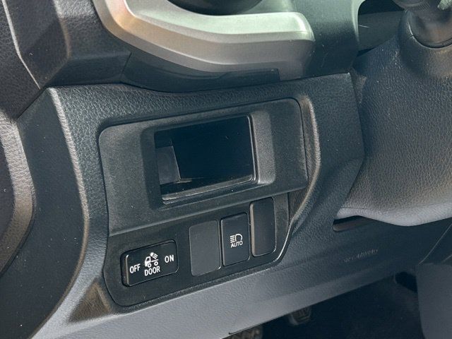 Used 2019 Toyota Tacoma SR5 AWD/4WD image 30