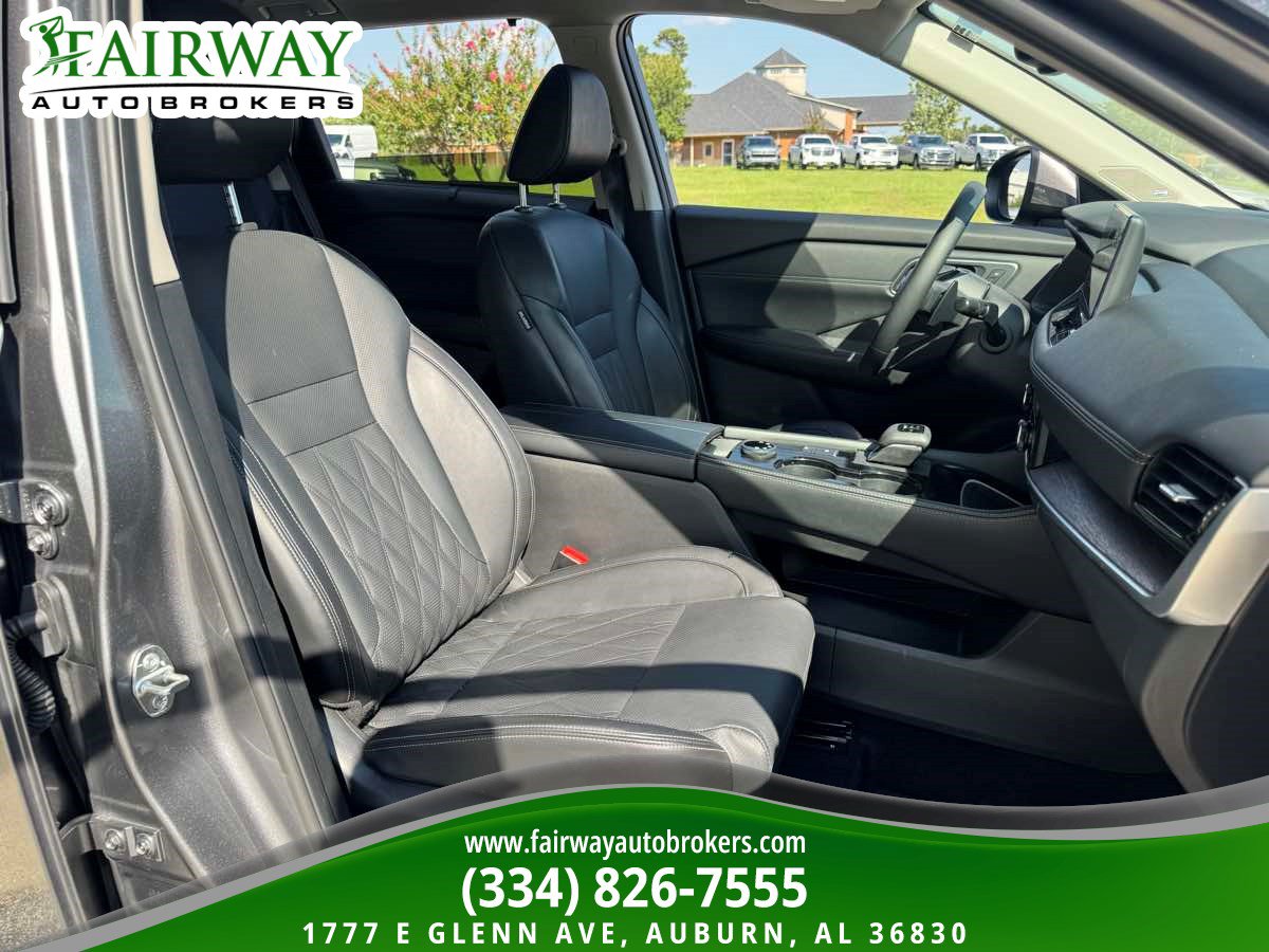 Used 2026 Nissan Rogue Platinum w/ Platinum Premium Package AWD/4WD image 12