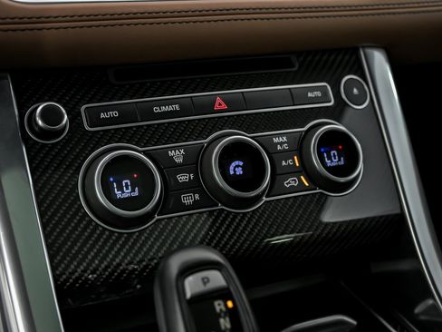 Used 2017 Land Rover Range Rover Sport SVR image 40