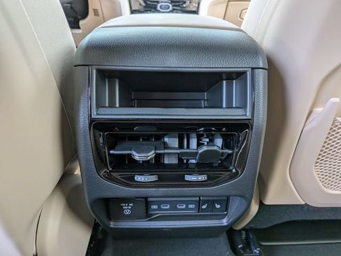 New 2026 Jeep Grand Cherokee Limited w/ Limited Altitude Package AWD/4WD image 14