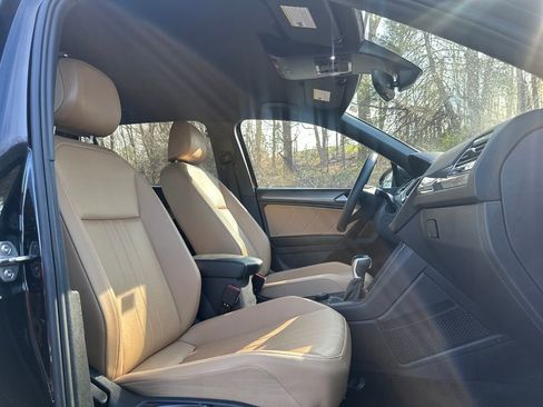 Used 2023 Volkswagen Tiguan SE image 15