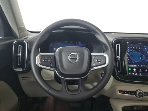 Certified 2026 Volvo XC40 B5 Plus AWD/4WD image 18