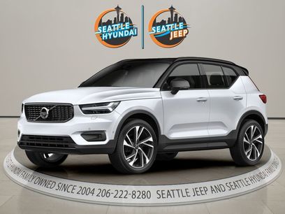 Used 2022 Volvo XC40 T5 R-Design w/ Advanced Package
