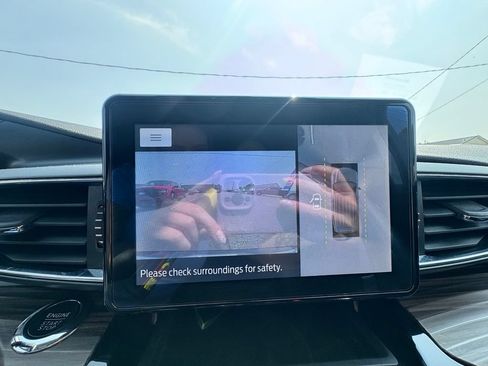 Used 2022 Ford Explorer Limited w/ Equipment Group 301A AWD/4WD image 31