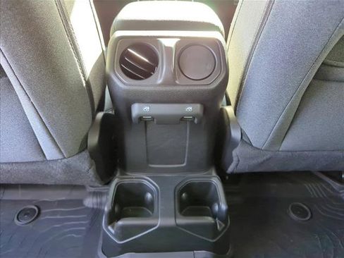 Used 2024 Jeep Wrangler Sport S image 18