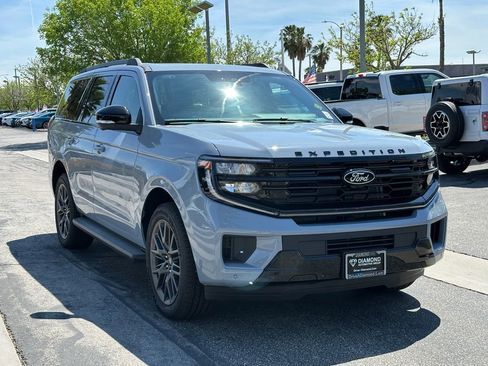 New 2026 Ford Expedition Platinum w/ Stealth Appearance Package AWD/4WD image 10