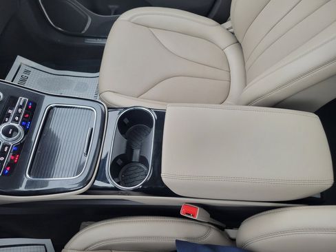 Certified 2023 Lincoln Nautilus Reserve image 23