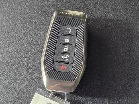 Used 2025 INFINITI QX80 Sensory image 24