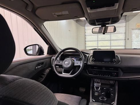 Used 2023 Nissan Rogue SV AWD/4WD image 25