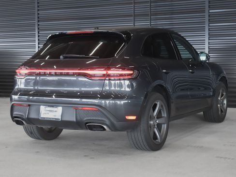 Certified 2024 Porsche Macan AWD/4WD image 10
