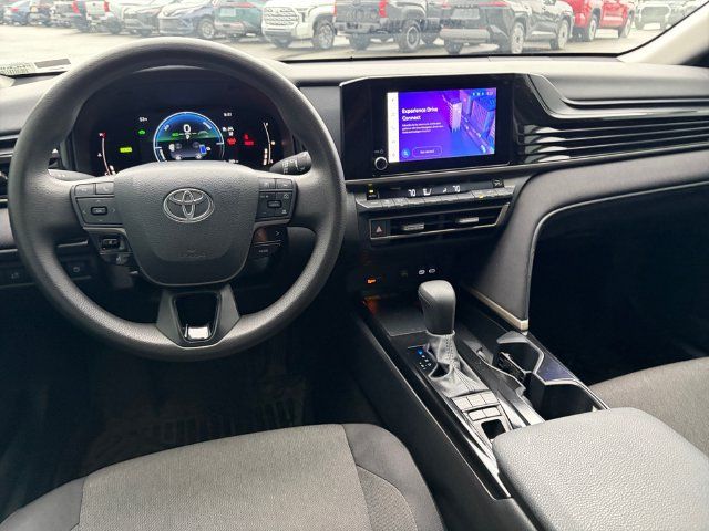 Used 2025 Toyota Camry LE FWD image 18