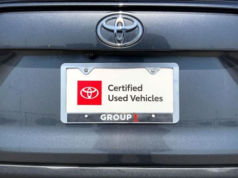 Used 2021 Toyota RAV4 XLE Premium FWD image 10