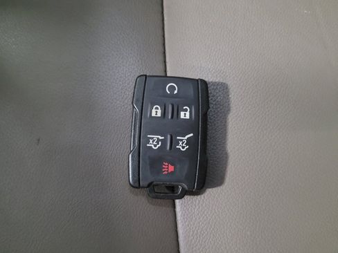 Used 2020 Chevrolet Tahoe LT AWD/4WD image 32