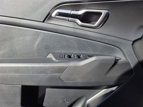 New 2026 Kia Sportage LX w/ LX Convenience Package image 16