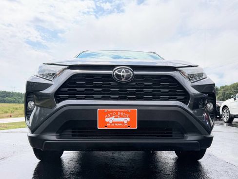 Used 2020 Toyota RAV4 XLE image 4