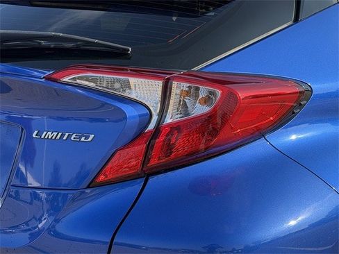 Used 2019 Toyota C-HR Limited image 7