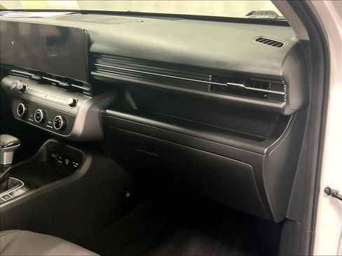 Used 2024 Hyundai Kona SE image 13