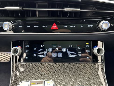 Certified 2026 Genesis GV70 3.5T Sport Prestige AWD/4WD image 19