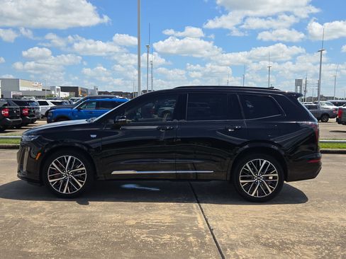 Used 2023 Cadillac XT6 Sport w/ Platinum Package AWD/4WD image 7