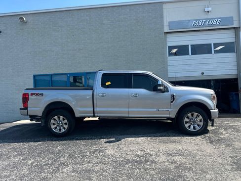 Used 2022 Ford F350 Platinum AWD/4WD image 4