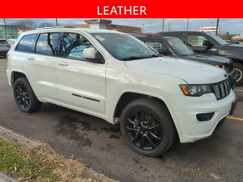 Used 2019 Jeep Grand Cherokee Altitude image 3