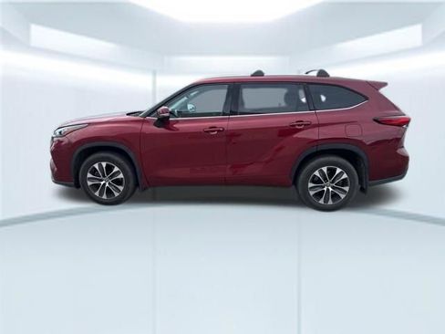 Used 2020 Toyota Highlander XLE AWD/4WD image 10