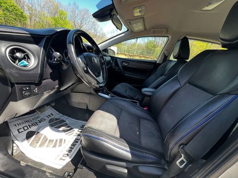 Used 2019 Toyota Corolla SE FWD image 9