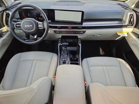 Used 2025 Kia Sorento EX w/ Panoramic Sunroof Package image 15