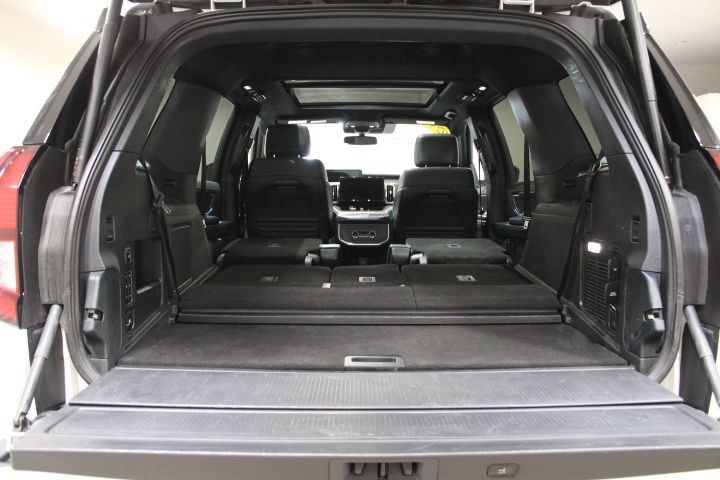 Used 2025 Ford Expedition Tremor AWD/4WD image 16