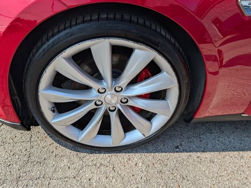 Used 2013 Tesla Model S Performance RWD image 27