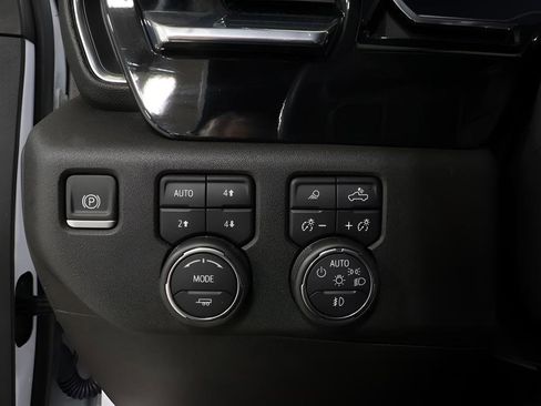 Used 2024 Chevrolet Silverado 2500 High Country image 19