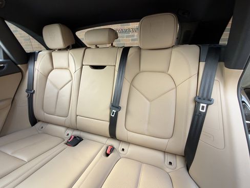 Certified 2025 Porsche Macan image 19