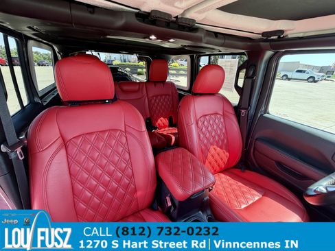 Used 2021 Jeep Wrangler Unlimited Sahara w/ Dual Top Group AWD/4WD image 19