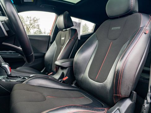 Used 2021 Hyundai Veloster 2.0 Premium image 15