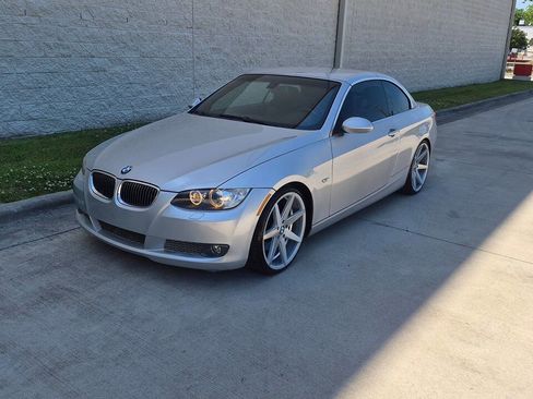 Used 2009 BMW 335i Convertible RWD image 2