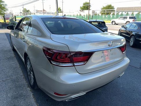 Used 2013 Lexus LS 460 L w/ All-Weather Pkg RWD image 4