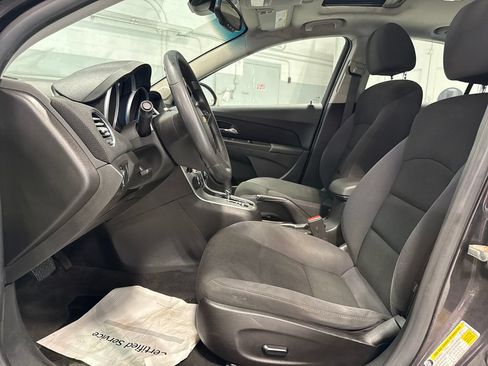 Used 2015 Chevrolet Cruze LT w/ Sun And Sound Package FWD image 23