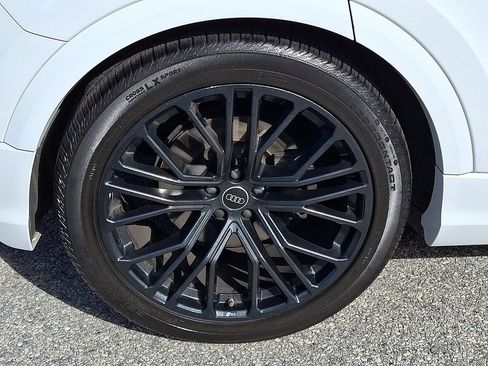 Certified 2025 Audi SQ8 Premium Plus AWD/4WD image 8