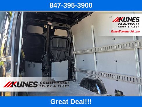 Used 2017 Mercedes-Benz Sprinter 2500 image 22