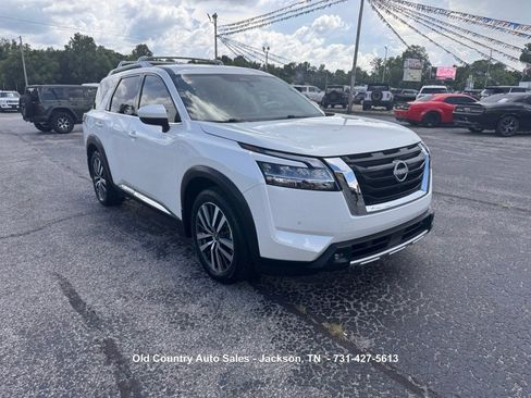 Used 2022 Nissan Pathfinder Platinum w/ Cargo Package AWD/4WD image 4