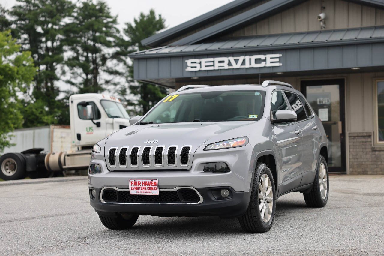Used 2017 Jeep Cherokee Limited AWD/4WD image 1