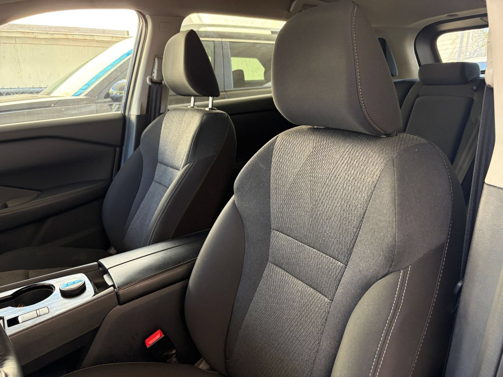 Used 2025 Nissan Rogue SV AWD/4WD image 36